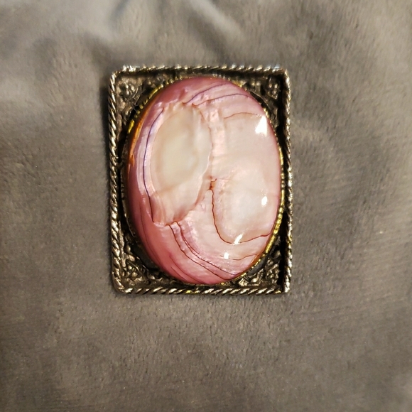 Jewelry - Vintage Art Deco Brooch with Peachy-Pink Agate Stone